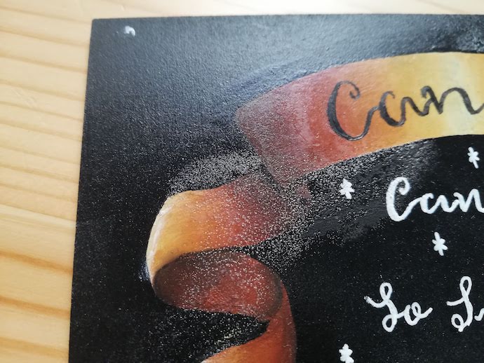 オイルパステルで描いた絵の上に文字や別の色をかさねて着色する方法 Satochalkart チョークアートや黒板にオシャレに手書きイラストやカフェのメニューの書き方